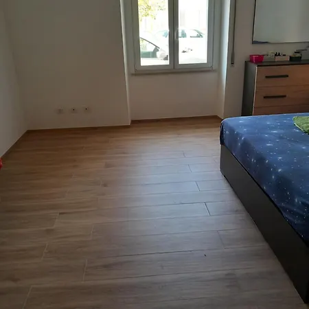 Luxury Garden Flat Carbonia