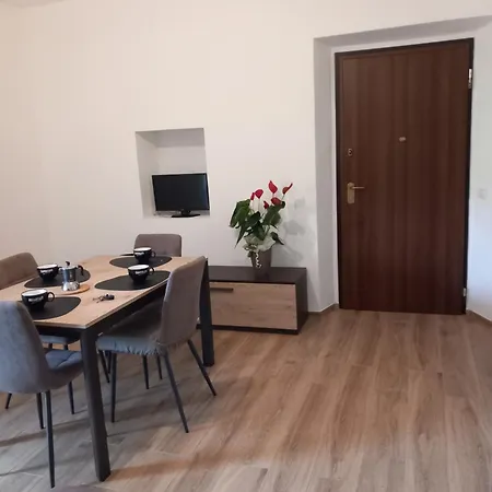 Апартаменты Luxury Garden Flat *