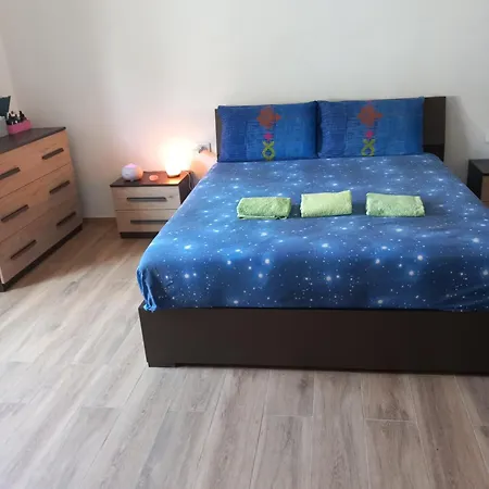 דירה Luxury Garden Flat *