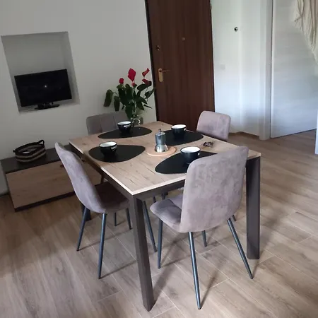 Luxury Garden Flat קרבוניה
