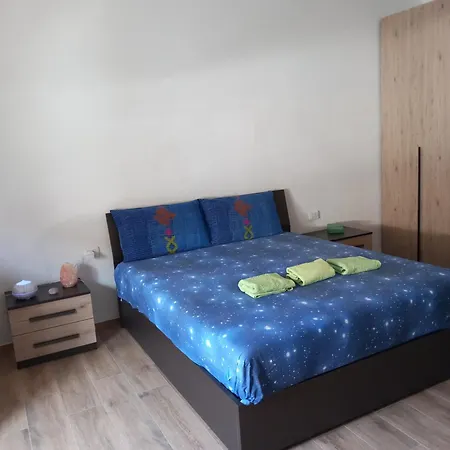 Luxury Garden Flat